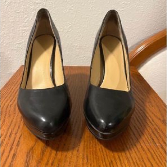 Nine West Black Leather Platform Pumps size 8.5 - Picture 2 of 5
